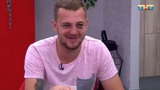 Мнение: От Маслова хотят откупиться Толстихиной?