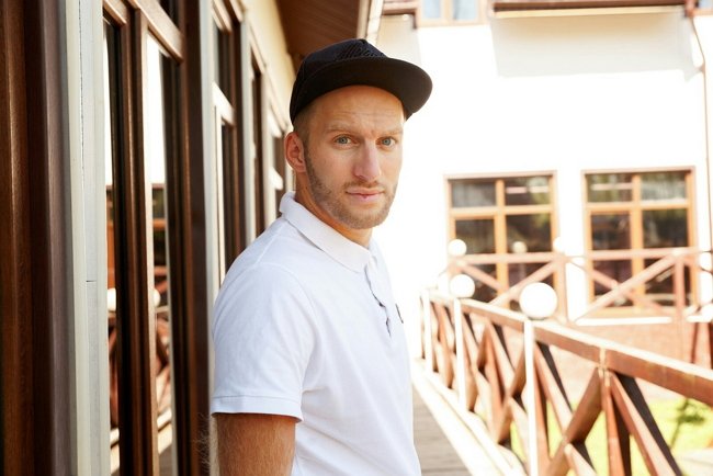 Артём Сорока: Я против стереотипов, поэтому и голый