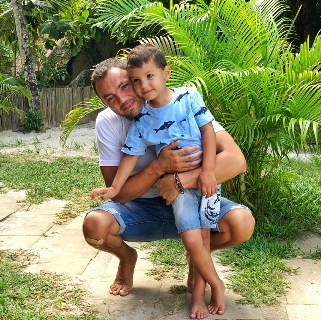 Гобозов и Жарикова задумали забрать Роберта у матери