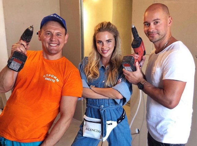 Андрей Черкасов ремонтирует квартиру Степана Меньщикова