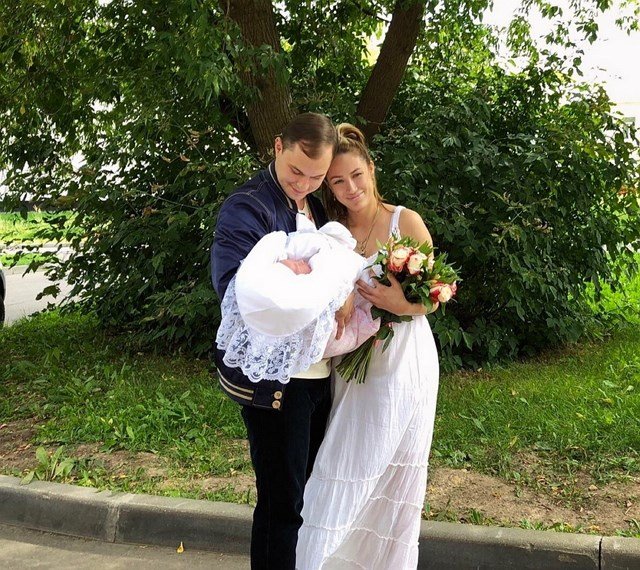 Алена Ашмарина снова стала мамой