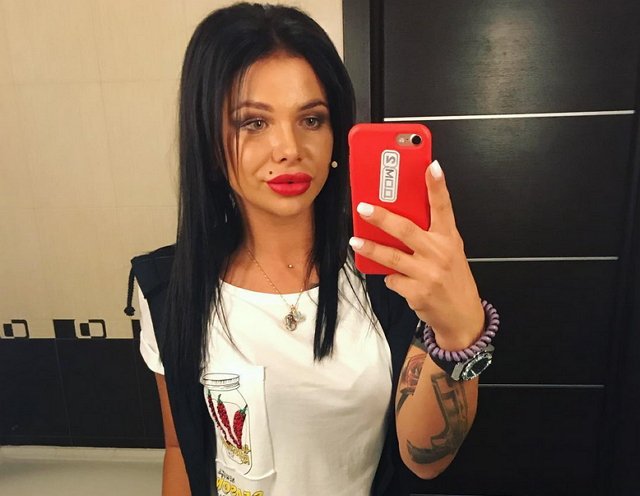 Мнение: У Александры Шевы не осталось денег?