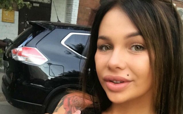 Александру Шеву окрестили татуированной бомжихой