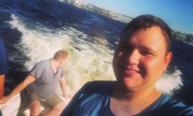 В женихи к Алёне Савкиной записался гей?