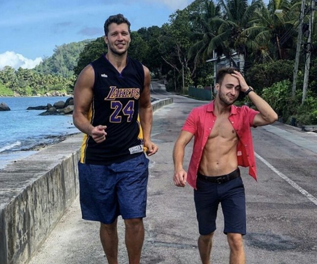 Проект испортил личную жизнь Виктора Шароварова