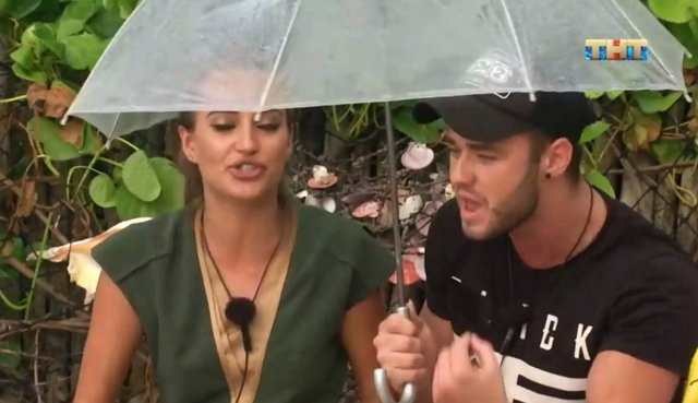 Мнение: Валерий Сумароков хотел сбежать от позора?