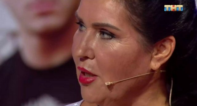 Мнение: Африкантова решила не продавать скандальную историю Малахову?