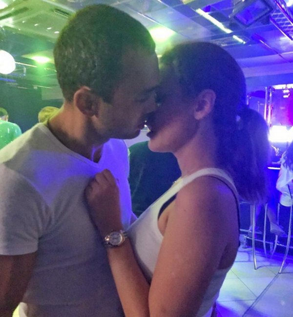 Александр Гобозов представил общественности новую девушку