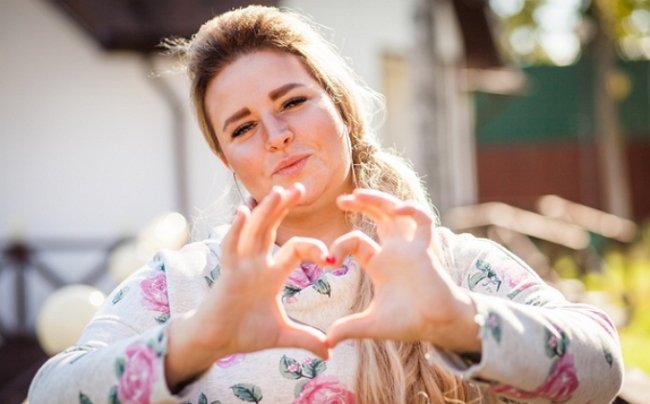 Саша Черно пытается найти поддержку среди фанатов Дома-2