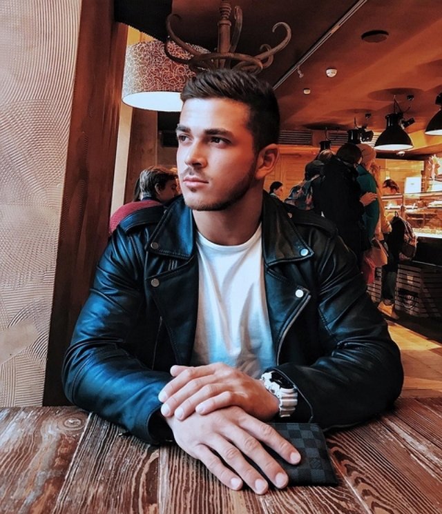 Роман Капаклы: Пиар или чувства