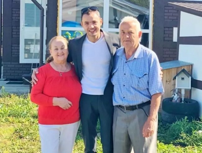 Ольга Васильевна требует денег у Ольги Жариковой