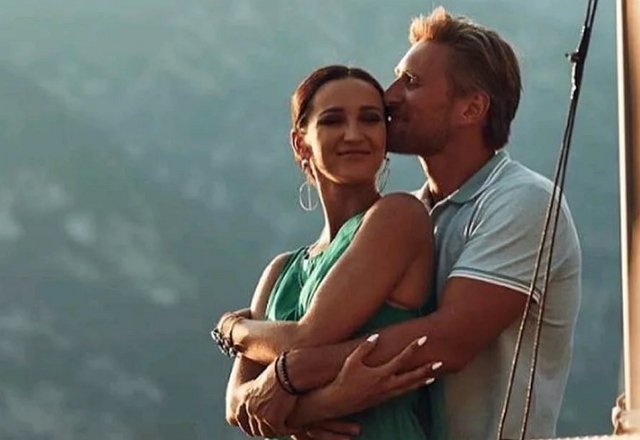 Денис Лебедев требует вернуть ему деньги, потраченные на Бузову