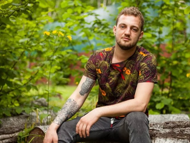 Мнение: Евгений Маслов ищет ту, которая его приютит?