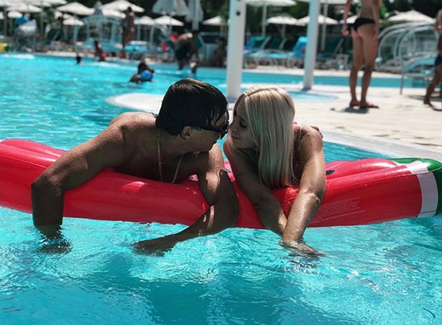 Очередной миллионер с кредитами на проекте?