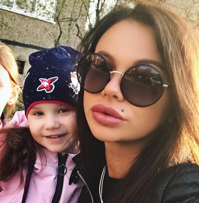 Александра Шева обещает дочери, что они будут вместе