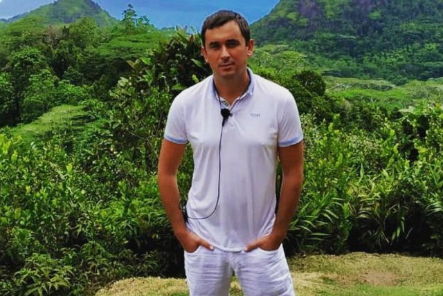 Андрея Шабарина затроллили из-за оголенных прелестей