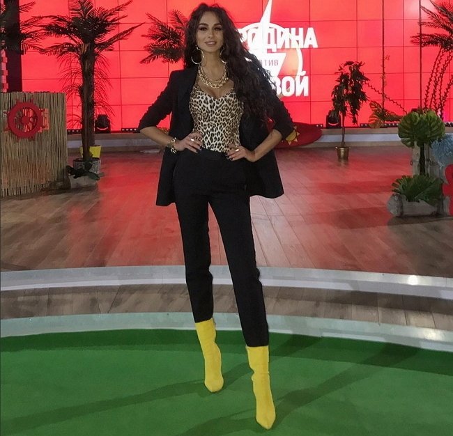 Дом-2 раскручивает начинающую певицу Валерию Фрост