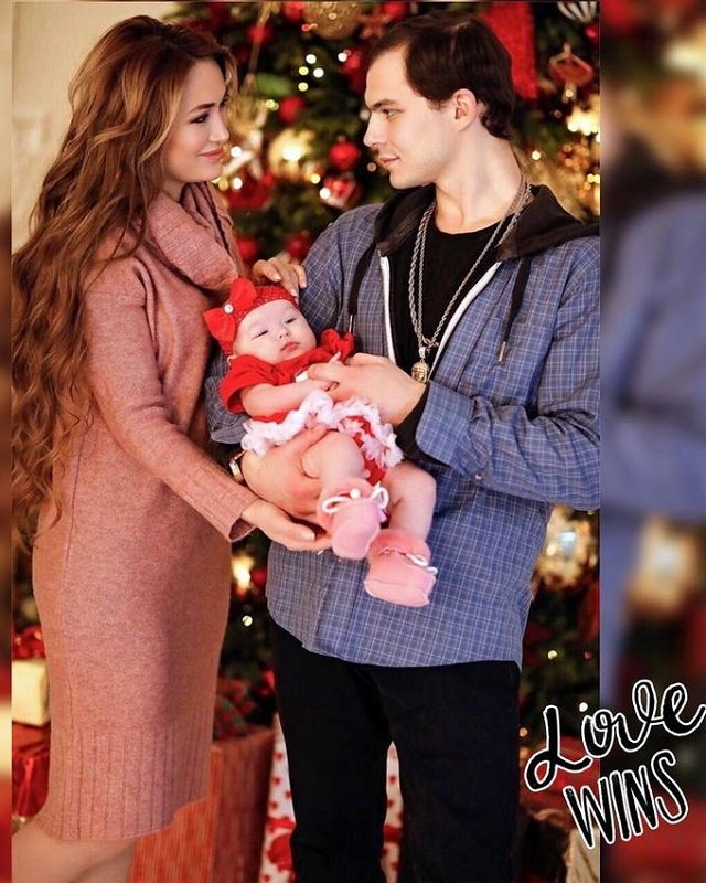 Григоренко и Ашмарина показали фанатам лицо дочери