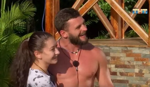 Мнение: Денис Кондратьев привел на проект свою жену?