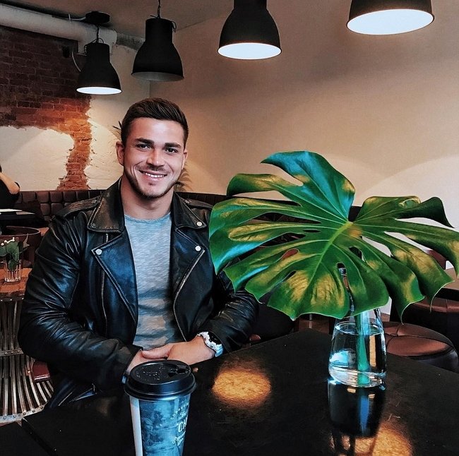 Роман Капаклы: Он просил ребят голосовать за него