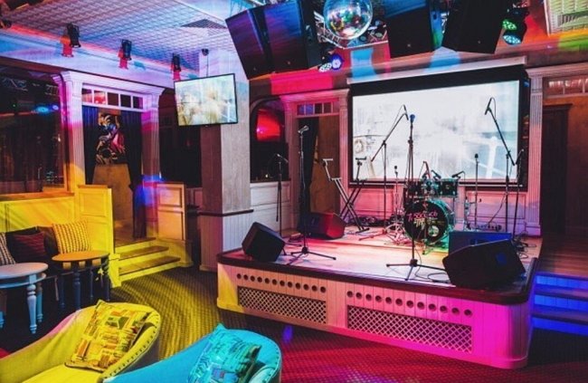 Яббаров и Ларченко станут владельцами караоке-бара