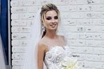 Кристина Ослина примерила свадебный наряд
