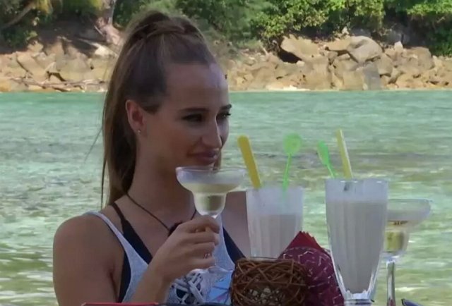 Мнение: Парень Ендальцевой живет за счет родителей