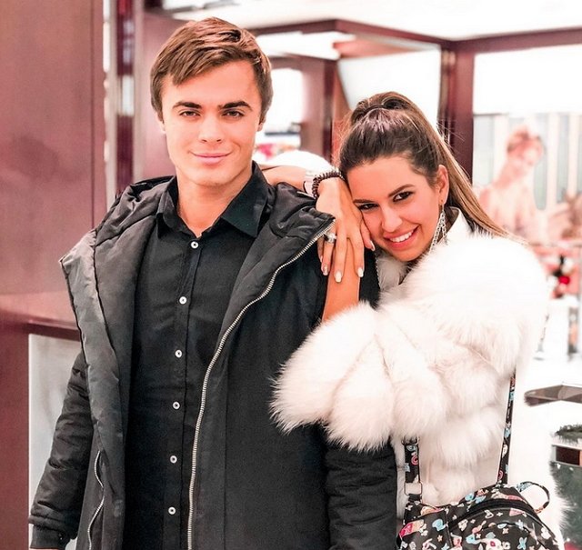 Свадьбу Купина и Донцовой опять отложили