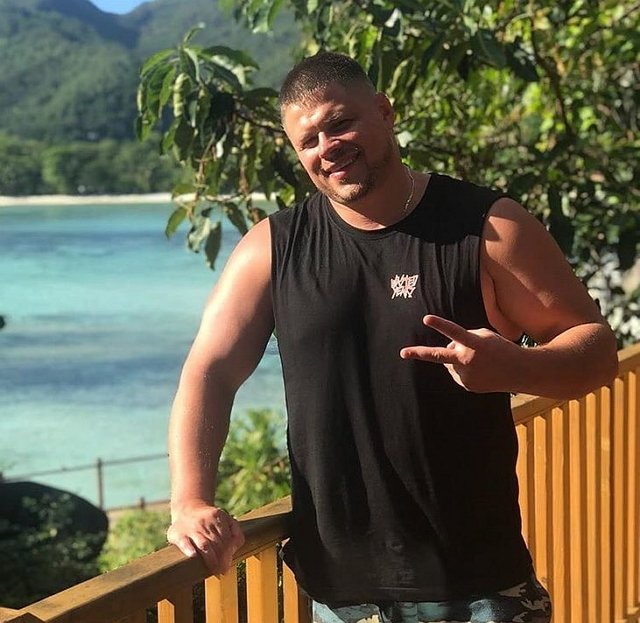 Дмитрий Меленевский покинул периметр Дома-2