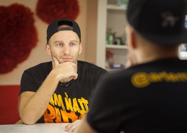 Из блога Редакции: Артем Сорока идет на встречу с незнакомкой