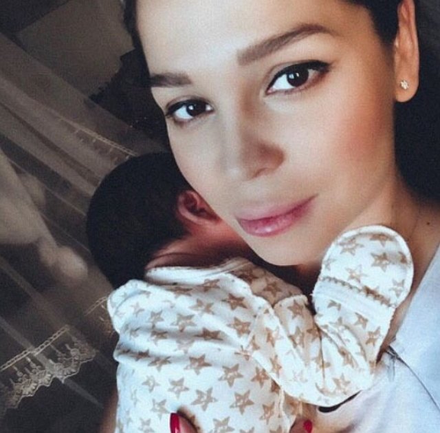 Юлию Салибекову травят из-за нежелания кормить грудью