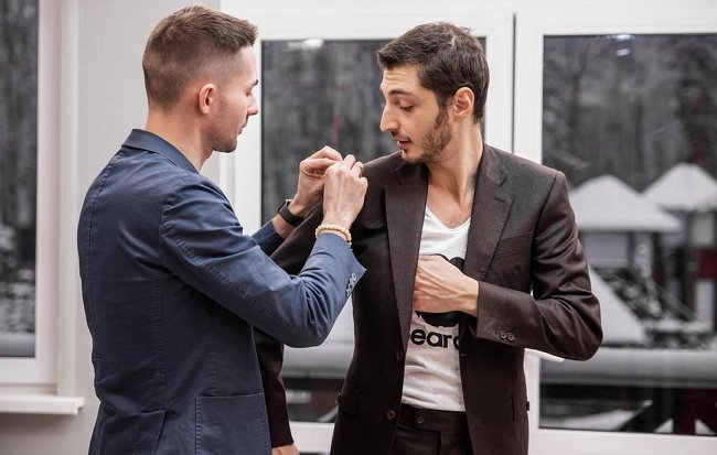 Свадебный костюм Оганесяна обошелся ему в 100 тысяч рублей