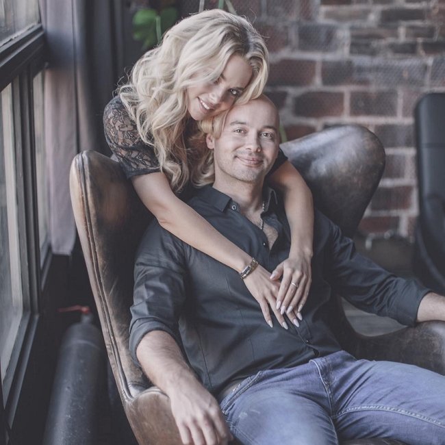 Чета Черкасовых придумала, какое имя будет носить их первенец