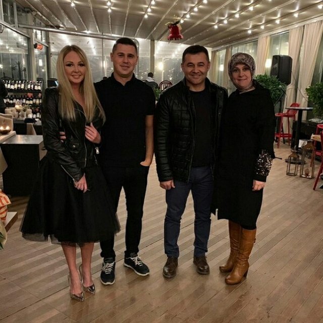 Ксения Бородина прилетела в Аланию на день рождения Дарьи Пынзарь