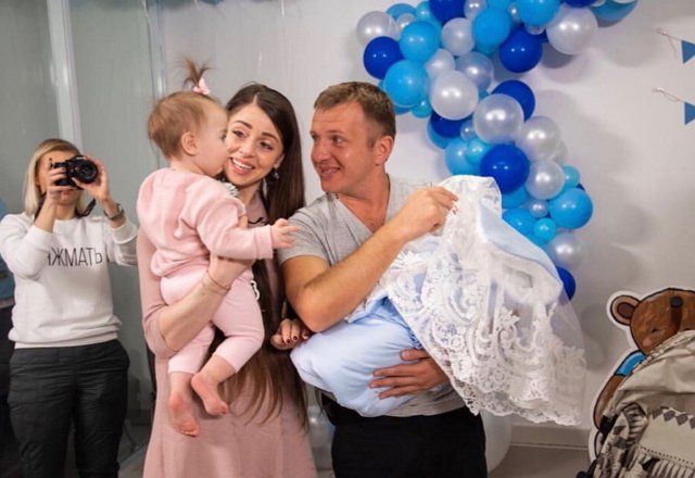 Фотоподборка с выписки Алены Савкиной