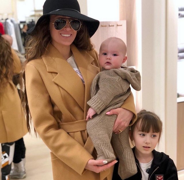 Алёна Ашмарина: Неужели я не могу просто начать себя уважать?