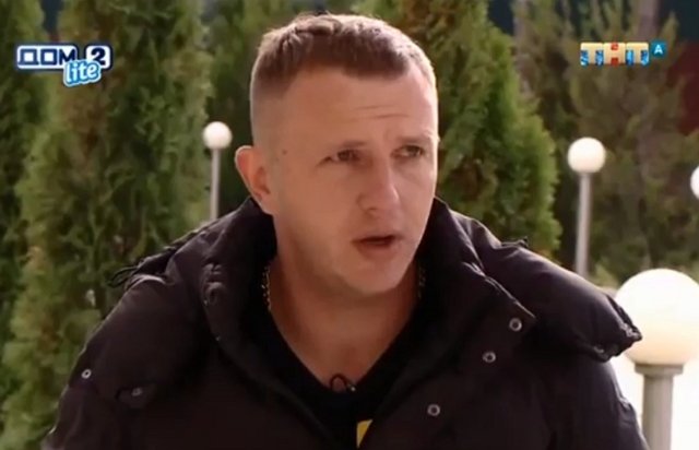 Мнение: Яббаров пытается усидеть на двух стульях?