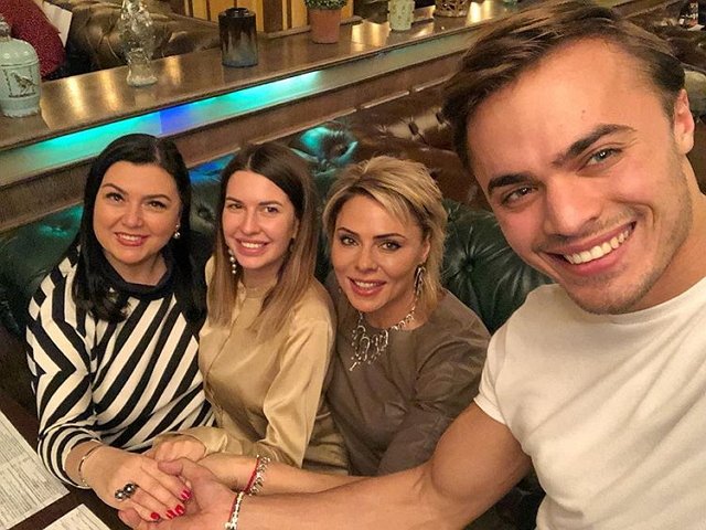 Матерей Купина и Донцовой отправили на Остров любви со спецзаданием