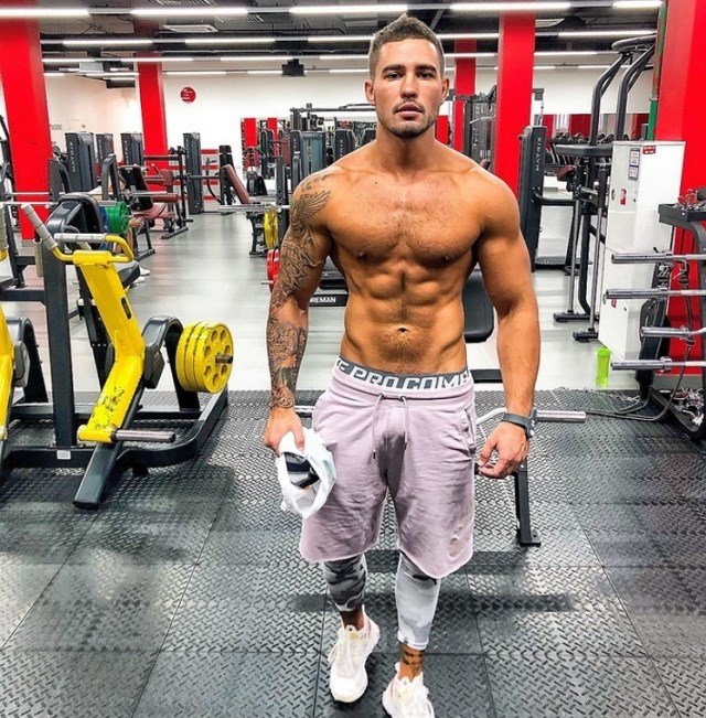 Почему Захар Саленко внезапно стал открытым гомофобом? Почему Захар Саленко внезапно стал открытым гомофобом?