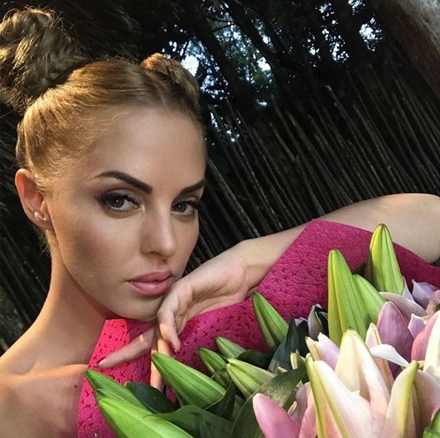 Мондезир и Юлия Ефременкова поделились фото интимного характера