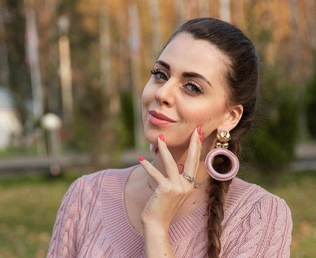 Татьяна Строкова всё больше подавляет Даниила Сахнова