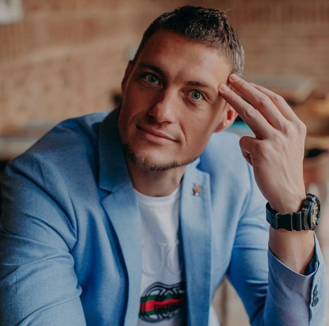 Александр Задойнов: Принять или отклонить предложение?