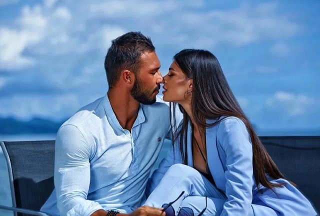 Анастасия Якуб обнаружила тайник с едой Александры Черно