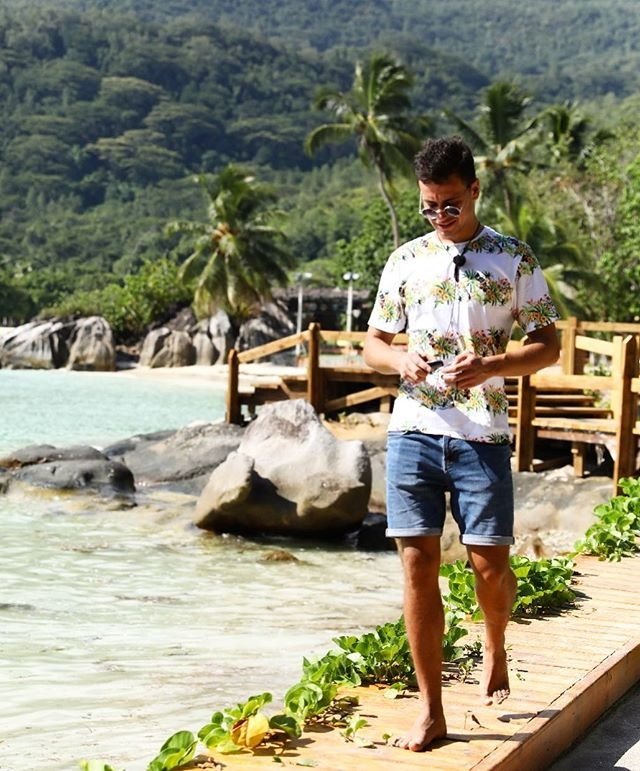 Сахнов ждёт красивую и умную девушку