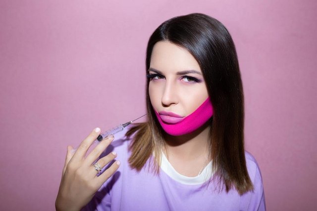 После уколов красоты Майя Донцова не похожа на саму себя