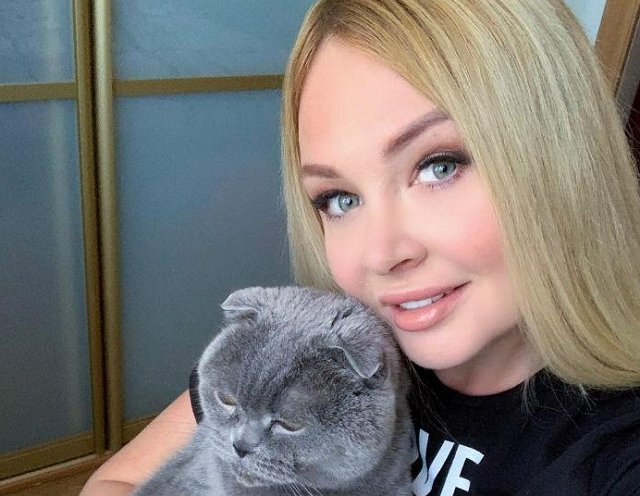 Дарья Пынзарь сделала овал лица более чётким 