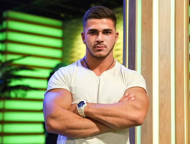 Марина Африкантова страдает из-за увлечения спортом Романа Капаклы