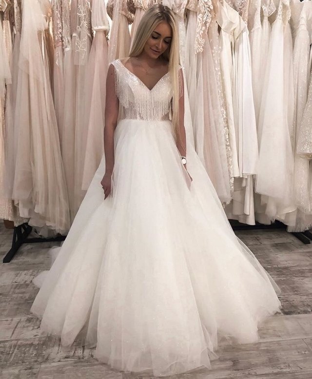 Кристина Дерябина ищет свадебное платье Кристина Дерябина ищет свадебное платье