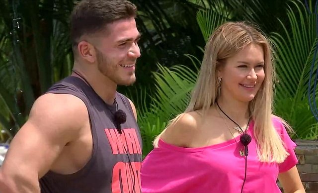 Африкантова не готова беременеть от Капаклы из-за…