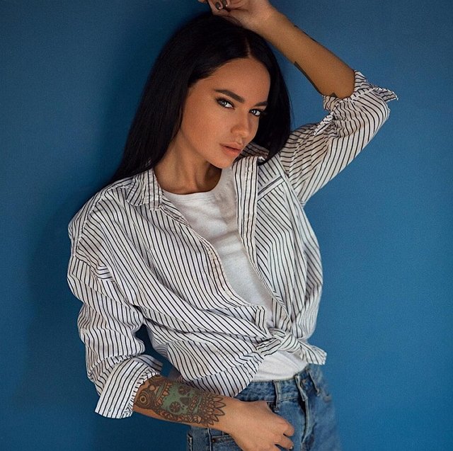 Юлия Щеглова научит новеньких общению в коллективе